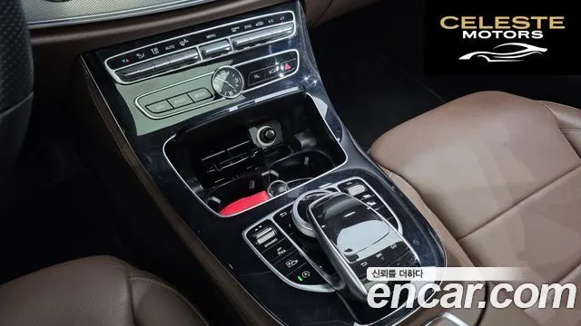 MERCEDES BENZ E-Classe W213 E200 Avantgarde 2018 — photo 28 sur 30