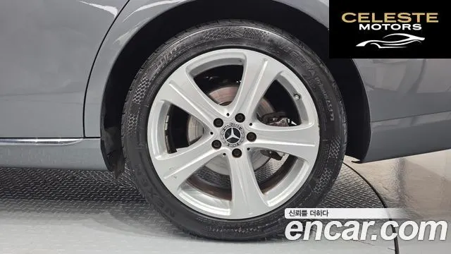 MERCEDES BENZ E-Classe W213 E200 Avantgarde 2018 — photo 7 sur 30