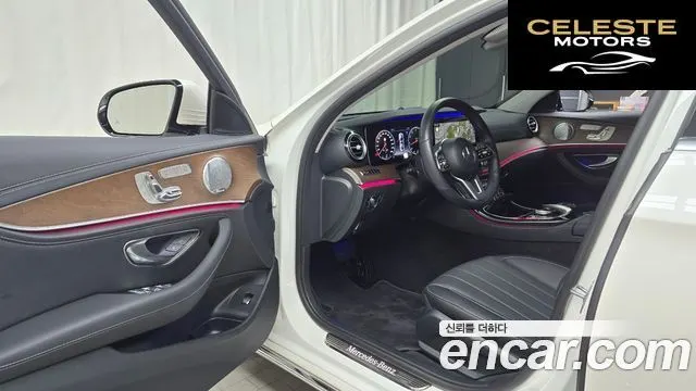 MERCEDES BENZ E-Classe W213 E300 4MATIC Exclusive 2019 — photo 13 sur 32