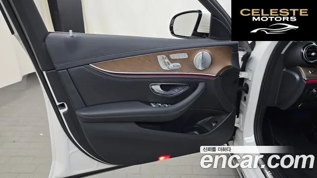 MERCEDES BENZ E-Classe W213 E300 4MATIC Exclusive 2019 — photo 14 sur 32