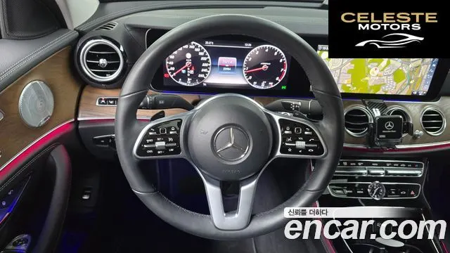 MERCEDES BENZ E-Classe W213 E300 4MATIC Exclusive 2019 — photo 18 sur 32