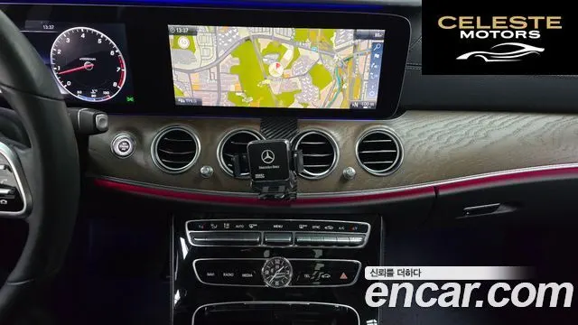 MERCEDES BENZ E-Classe W213 E300 4MATIC Exclusive 2019 — photo 19 sur 32