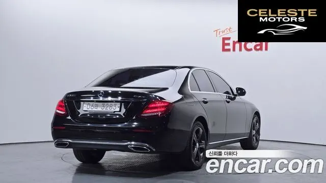 MERCEDES BENZ E-Classe W213 E220d 4MATIC Avantgarde 2017 — photo 2 sur 20