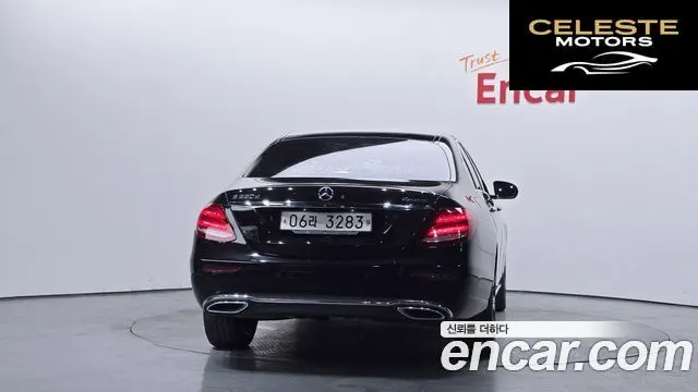 MERCEDES BENZ E-Classe W213 E220d 4MATIC Avantgarde 2017 — photo 4 sur 20
