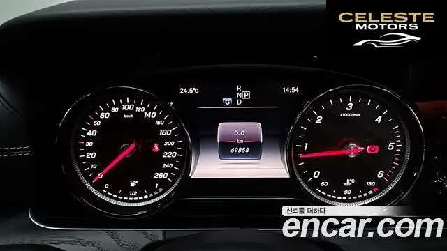 MERCEDES BENZ E-Classe W213 E220d 4MATIC Avantgarde 2017 — photo 8 sur 20