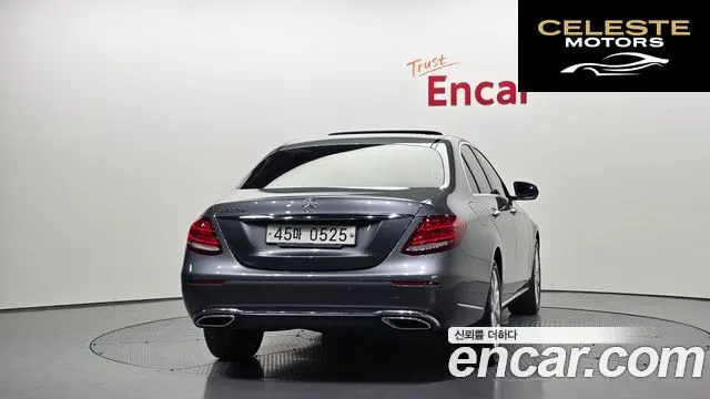 MERCEDES BENZ E-Classe W213 E220d Exclusive 2017 — photo 4 sur 20