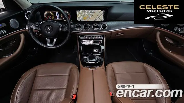 MERCEDES BENZ E-Classe W213 E300 4MATIC Avantgarde 2018 — photo 10 sur 34