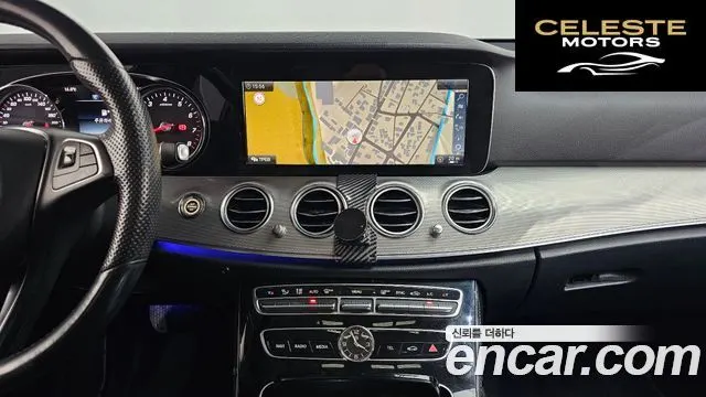 MERCEDES BENZ E-Classe W213 E200 Avantgarde 2017 — photo 12 sur 20