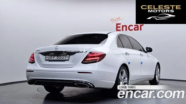 MERCEDES BENZ E-Classe W213 E200 Avantgarde 2017 — photo 2 sur 20