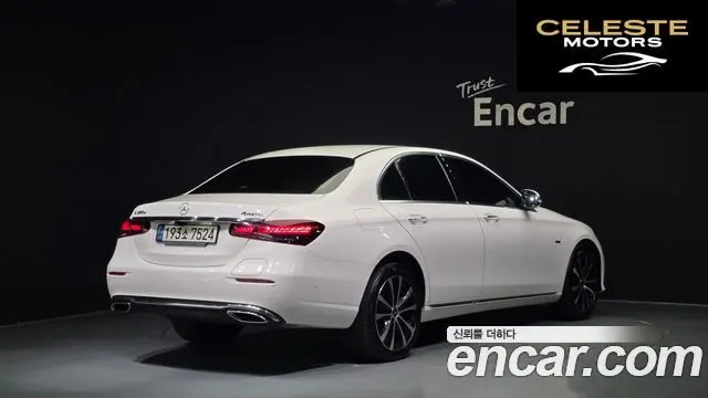 MERCEDES BENZ E-Classe W213 E300e 4MATIC Exclusive 2021 — photo 2 sur 30