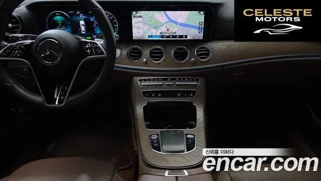 MERCEDES BENZ E-Classe W213 E300e 4MATIC Exclusive 2021 — photo 26 sur 30