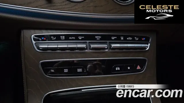 MERCEDES BENZ E-Classe W213 E300e 4MATIC Exclusive 2021 — photo 28 sur 30
