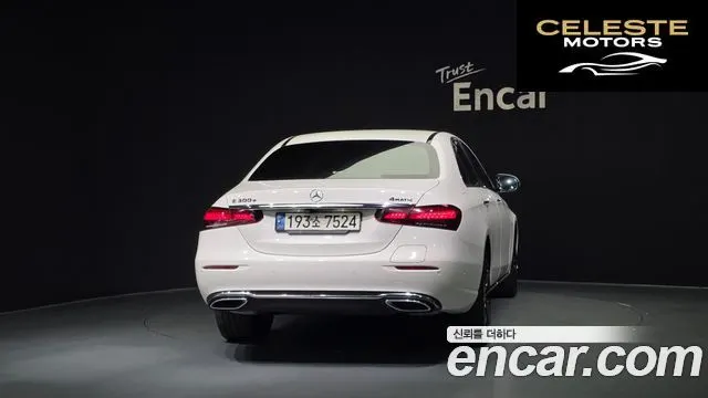 MERCEDES BENZ E-Classe W213 E300e 4MATIC Exclusive 2021 — photo 4 sur 30