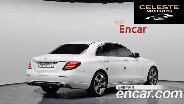 MERCEDES BENZ E-Classe W213 E300 Avantgarde 2019 — photo 2 sur 31