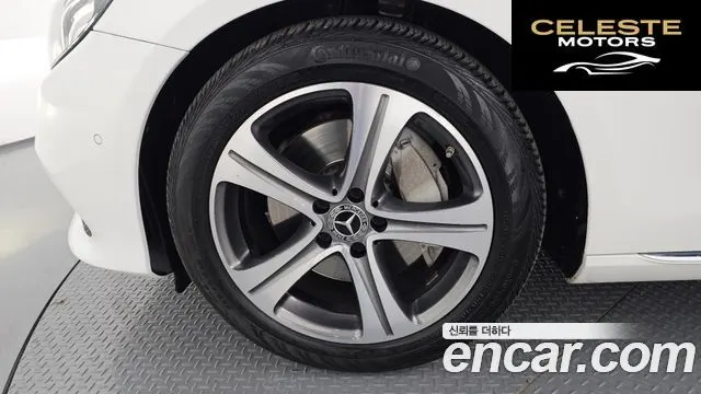 MERCEDES BENZ E-Classe W213 E300 Avantgarde 2019 — photo 5 sur 31