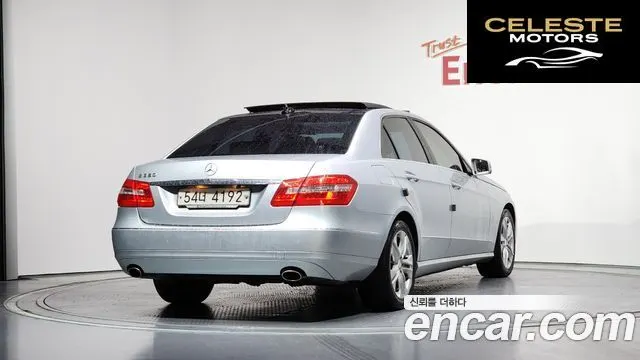 MERCEDES BENZ E-Classe W212 E300 Avantgarde 2011 — photo 2 sur 26