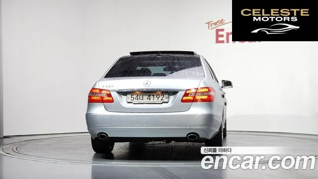 MERCEDES BENZ E-Classe W212 E300 Avantgarde 2011 — photo 4 sur 26