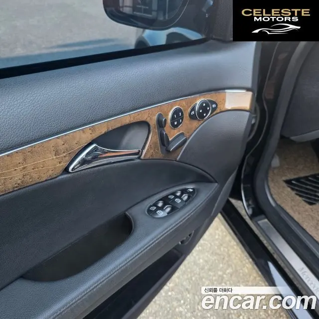 MERCEDES BENZ E-Classe W211 E350 4MATIC 2009 — photo 10 sur 17