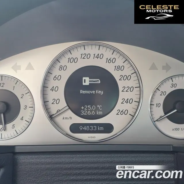 MERCEDES BENZ E-Classe W211 E350 4MATIC 2009 — photo 11 sur 17
