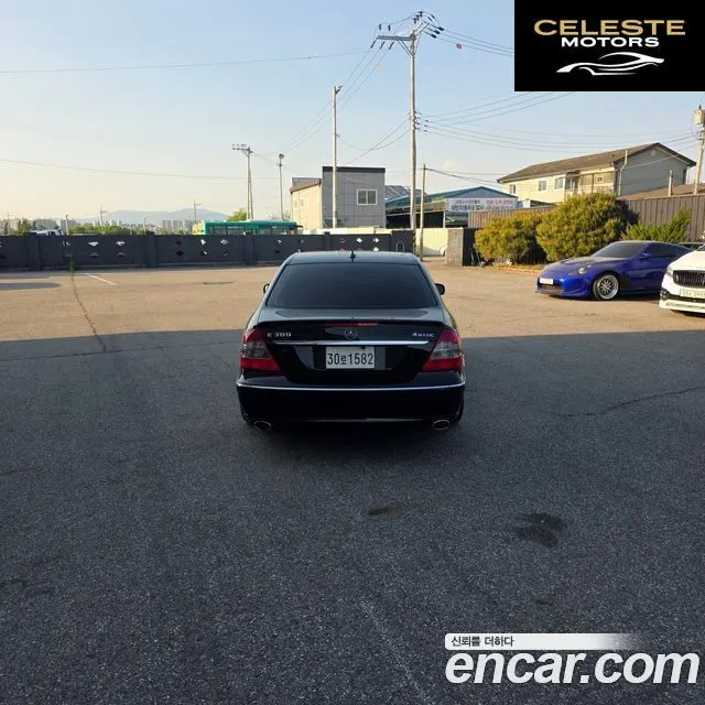 MERCEDES BENZ E-Classe W211 E350 4MATIC 2009 — photo 4 sur 17