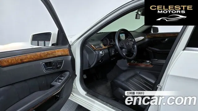 MERCEDES BENZ E-Classe W212 E300 2011 — photo 10 sur 20