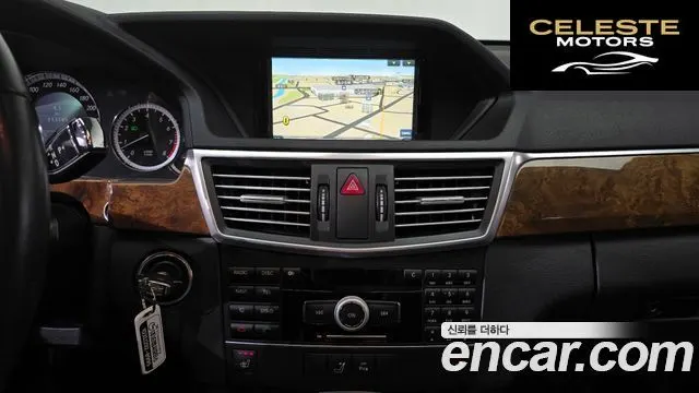 MERCEDES BENZ E-Classe W212 E300 2011 — photo 13 sur 20