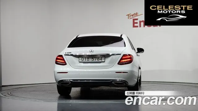 MERCEDES BENZ E-Classe W213 E300 Avantgarde 2019 — photo 4 sur 20