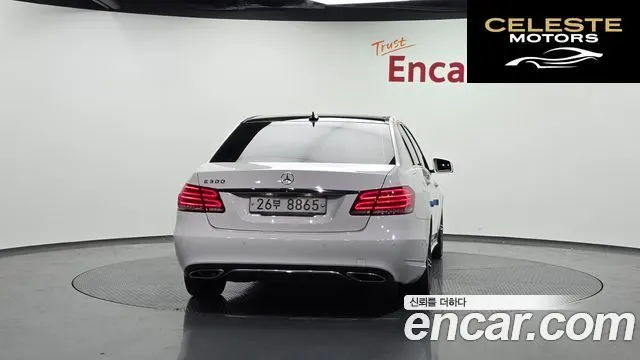 MERCEDES BENZ E-Classe W212 E220 CDI Avantgarde 2014 — photo 4 sur 20