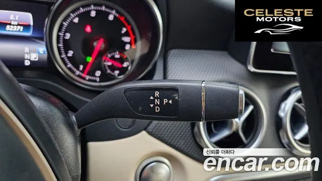 MERCEDES BENZ GLA-Classe X156 GLA220 2018 — photo 11 sur 30