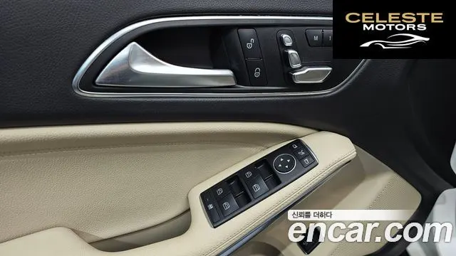 MERCEDES BENZ GLA-Classe X156 GLA220 2018 — photo 21 sur 30