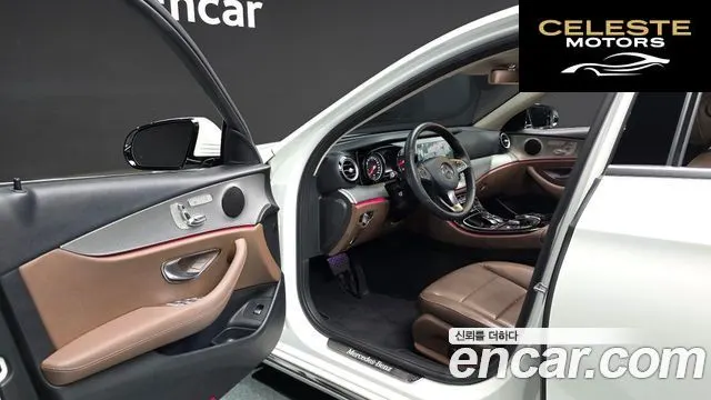 MERCEDES BENZ E-Classe W213 E200 Avantgarde 2018 — photo 13 sur 30