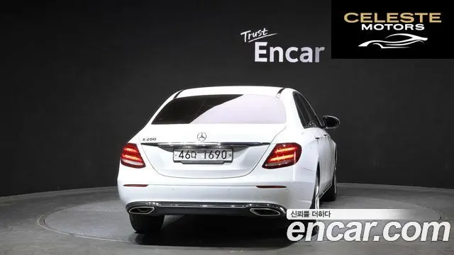 MERCEDES BENZ E-Classe W213 E200 Avantgarde 2018 — photo 4 sur 30