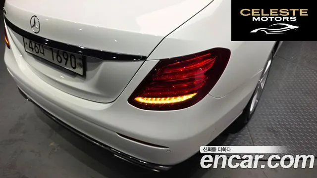 MERCEDES BENZ E-Classe W213 E200 Avantgarde 2018 — photo 9 sur 30
