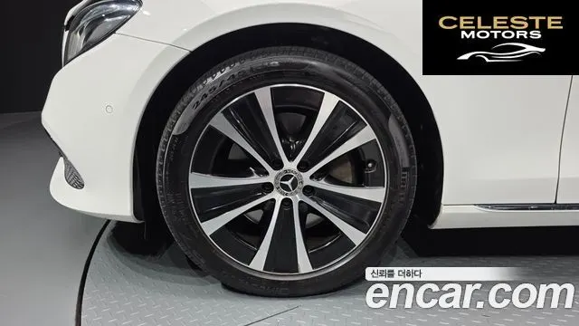 MERCEDES BENZ E-Classe W213 E300e Exclusive 2019 — photo 5 sur 30