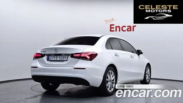 MERCEDES BENZ A-Classe W177 A220 Berline 2020 — photo 2 sur 38