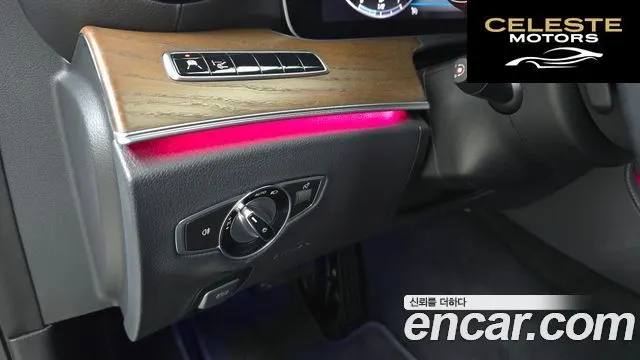 MERCEDES BENZ E-Classe W213 E300 4MATIC Exclusive 2019 — photo 25 sur 32