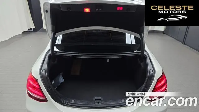 MERCEDES BENZ E-Classe W213 E300 4MATIC Exclusive 2019 — photo 28 sur 32