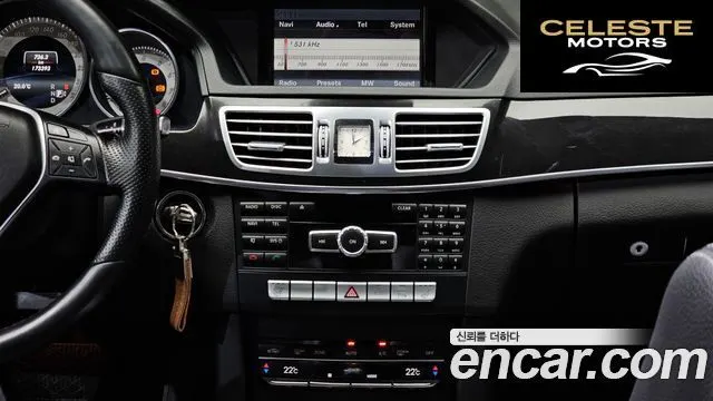 MERCEDES BENZ E-Classe W212 E200 Avantgarde 2015 — photo 13 sur 20