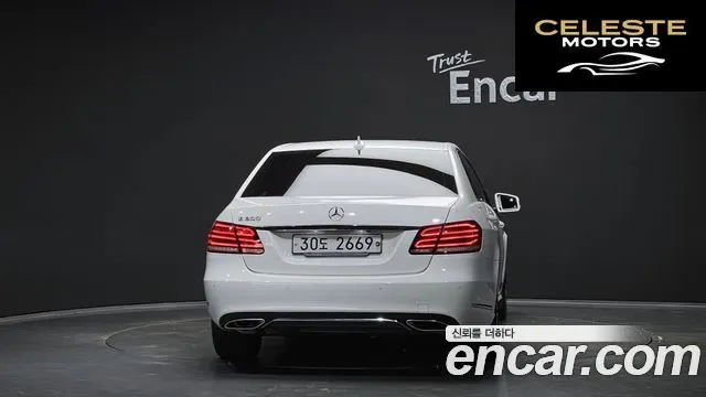 MERCEDES BENZ E-Classe W212 E200 Avantgarde 2015 — photo 4 sur 20