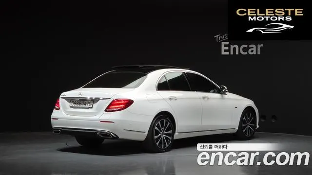 MERCEDES BENZ E-Classe W213 E300e Exclusive 2019 — photo 2 sur 30