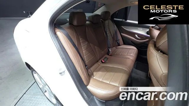 MERCEDES BENZ E-Classe W213 E200 Avantgarde 2018 — photo 16 sur 30