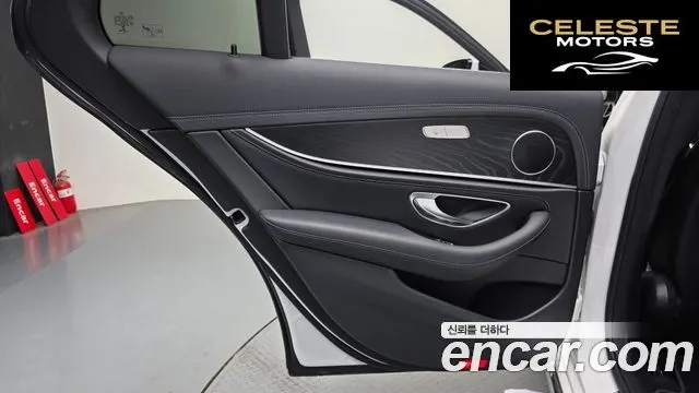 MERCEDES BENZ E-Classe W213 E220d 4MATIC Exclusive 2020 — photo 15 sur 32