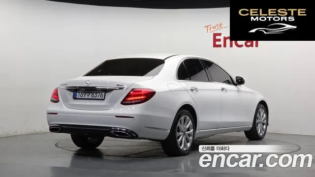 MERCEDES BENZ E-Classe W213 E220d 4MATIC Exclusive 2020 — photo 2 sur 32
