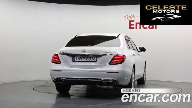 MERCEDES BENZ E-Classe W213 E220d 4MATIC Exclusive 2020 — photo 4 sur 32