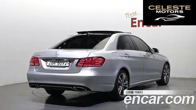 MERCEDES BENZ E-Classe W212 E300 Avantgarde 2014 — photo 2 sur 20