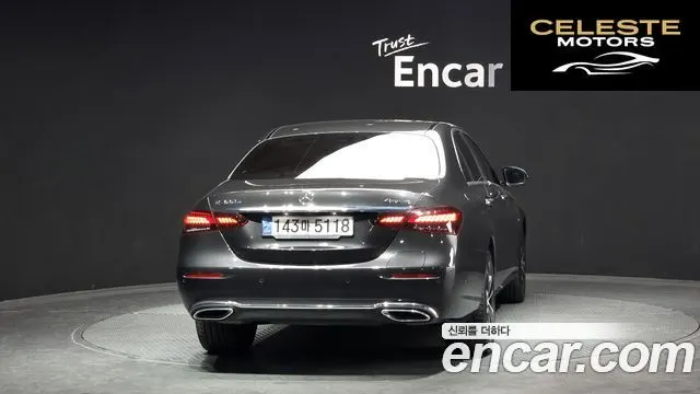 MERCEDES BENZ E-Classe W213 E300e 4MATIC Exclusive 2021 — photo 4 sur 37