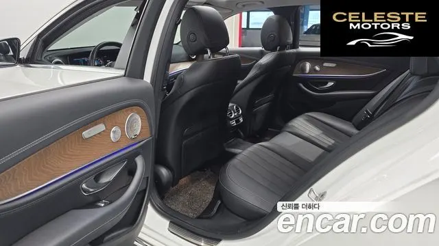 MERCEDES BENZ E-Classe W213 E300e 4MATIC Exclusive 2020 — photo 16 sur 40