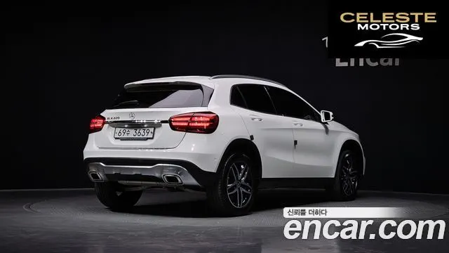 MERCEDES BENZ GLA-Classe X156 GLA220 Premium 2019 — photo 2 sur 20