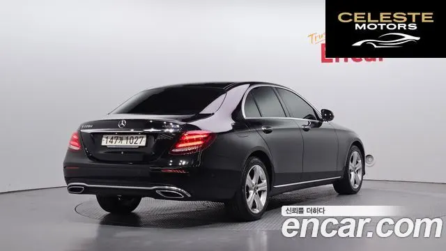 MERCEDES BENZ E-Classe W213 E220d 4MATIC Avantgarde 2018 — photo 2 sur 20