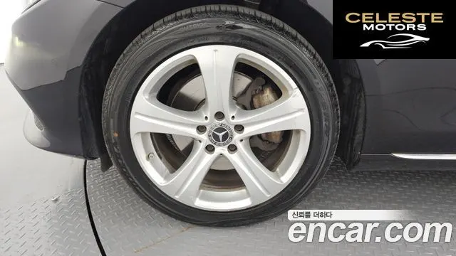 MERCEDES BENZ E-Classe W213 E220d 4MATIC Avantgarde 2018 — photo 5 sur 20